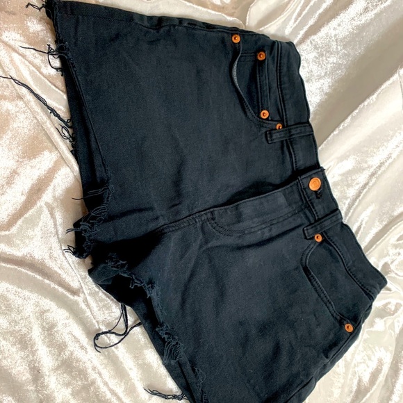 Never worn dark cut off jean shorts size 27 - Picture 4 of 11